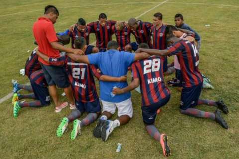 Unión consiguió un triunfo heroico y se metió en los 8
