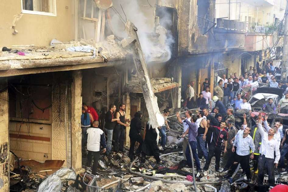 Lugar donde se produjo la explosión de un carro bomba en Yaramana al sur de Damasco/ EFE