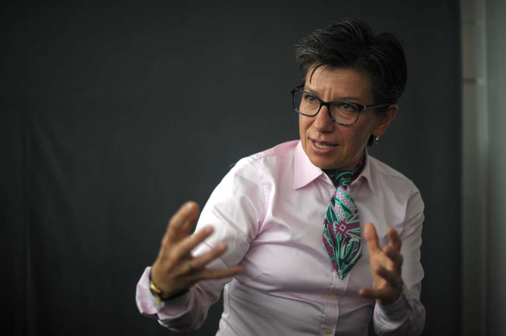Política colombiana en entrevista.