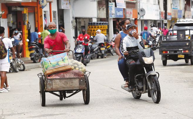 Los grupos ilegales han puesto toques de queda en la capital chocoana.