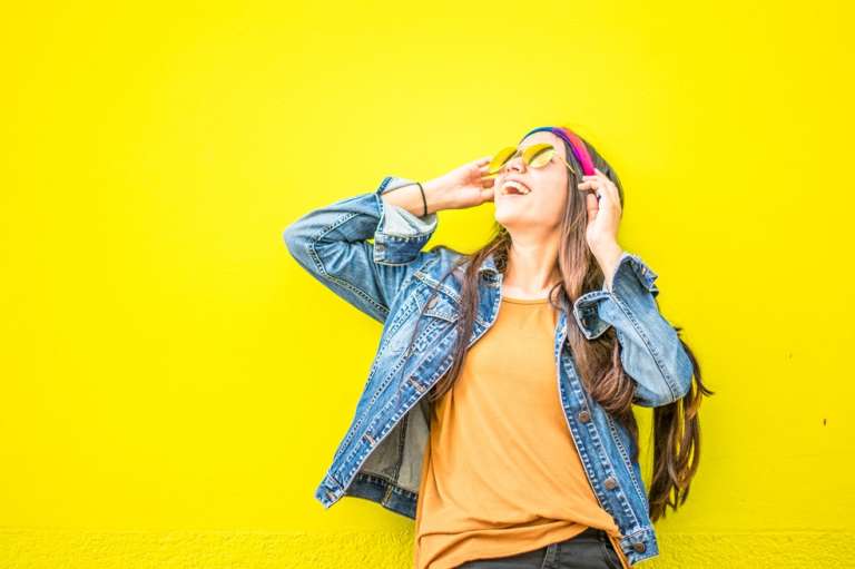 Acuario:
Creativos por naturaleza y muy conectados con su mente, los Acuarios son personas que sueñan sin cansancio. En ocasiones parece que viven por completo desconectados de la realidad y que permanecen en una burbuja, pero lo cierto es que sus escenarios son adaptables a la cotidianidad.

Cuando plasman sus ideas y materializan sus visiones se transforman en personas innovadoras y disruptivas que inspiran a los demás a hacer sus sueños realidad.