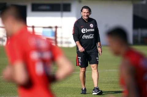 "Por historia no se gana un partido": D.T. de Chile