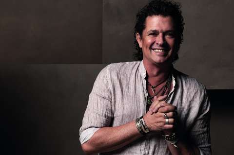Carlos Vives hace un homenaje a los campesinos con su canción ‘En la selva’