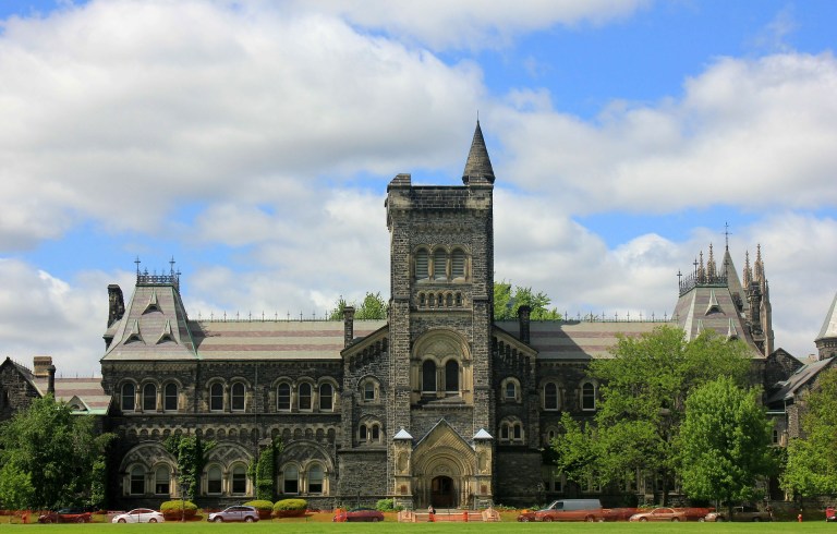 ¿Quiere estudiar en Canadá? Universidad de Toronto ofrece becas para colombianos