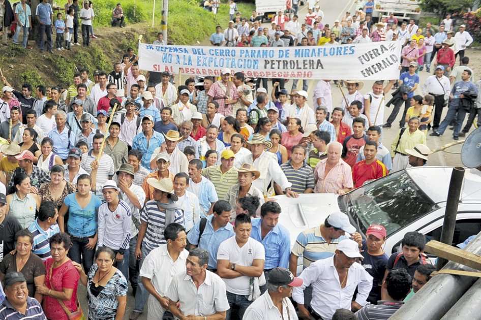 Algunos cafeteros, como los que protestaron el mes pasado en Gigante (Huila), sostienen que las ayudas están llegando a medias.  / Andrés Torres