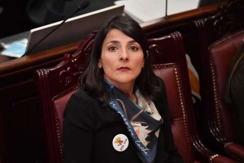 Piden la renuncia de la ministra de Minas, Irene Vélez, por polémico informe