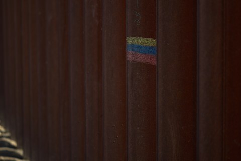 Colombiano murió en el muro entre Estados Unidos y México evitando ser arrestado