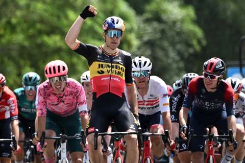 Van Aert ganó la primera etapa del Critérium del Dauphiné