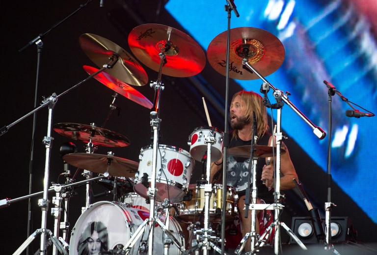 Muere en Bogotá Taylor Hawkins, baterista de la banda Foo Fighters