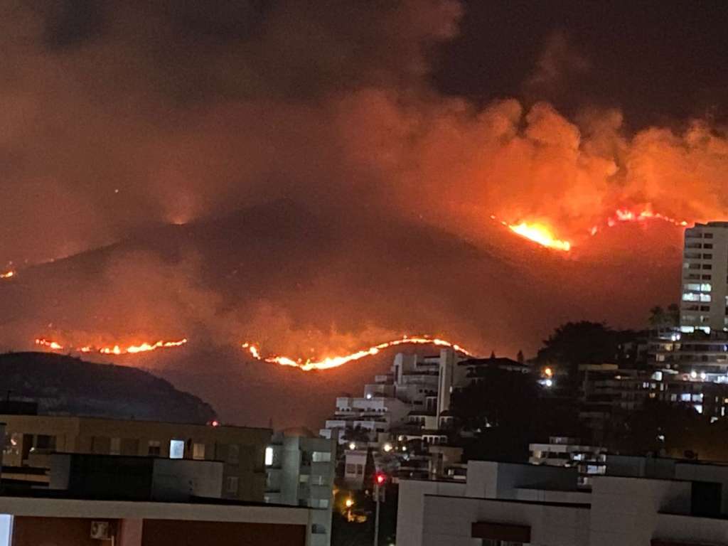 Cerca de 12 horas duró el incendio que finalmente fue controlado en la madrugada del jueves 21 y viernes 22 de septiembre.