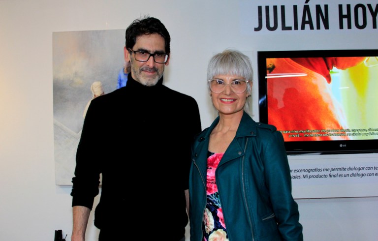 Dos actores de televisión exponen sus obras gratis en la Casa del Valle