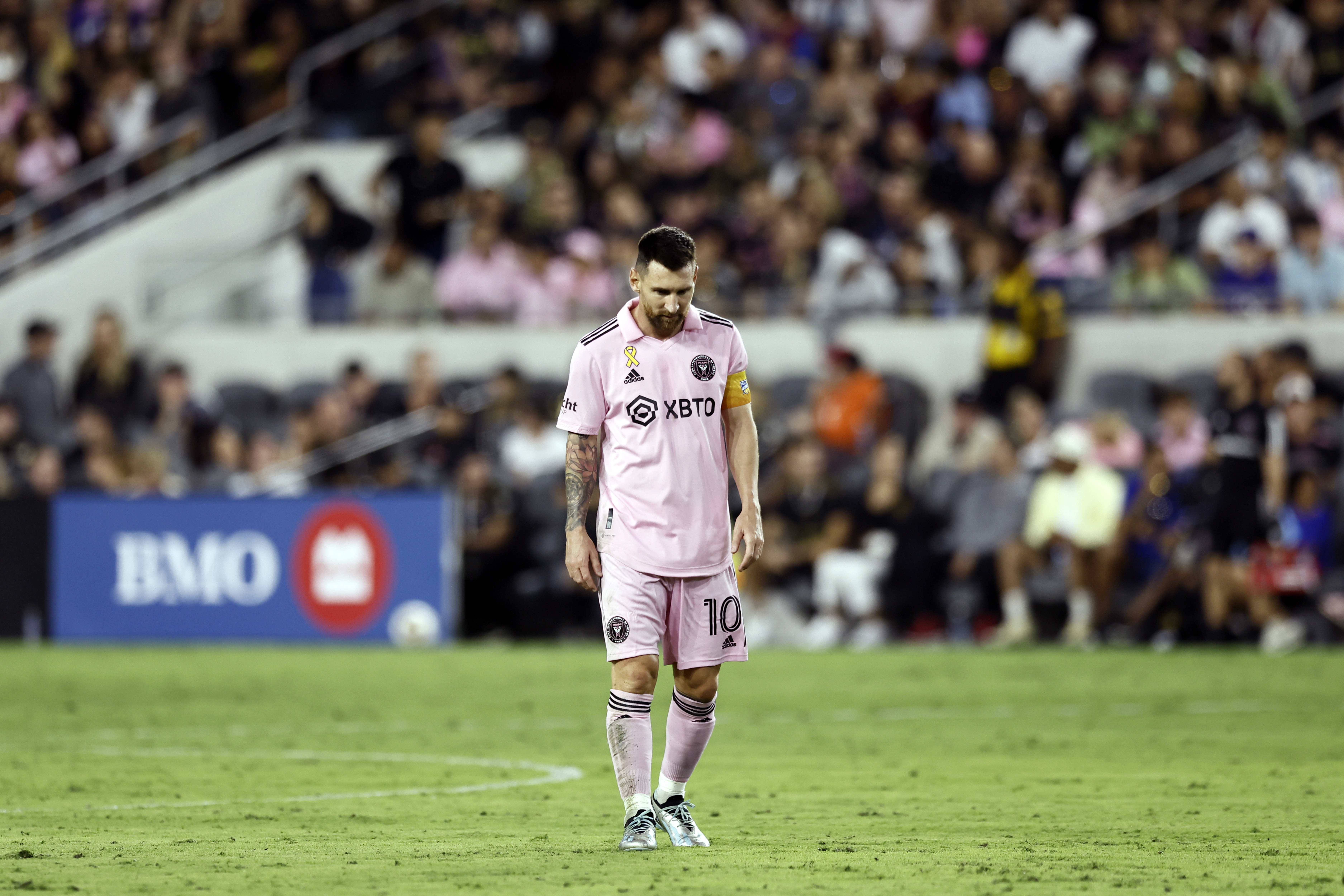 Los Angeles (United States), 04/09/2023.- Lionel Messi of Inter Miami FC reacts after a missed opportunity to score during the MLS soccer match between LAFC and Inter Miami FC at BMO Stadium in Los Angeles, California, USA, 03 September 2023. EFE/EPA/ETIENNE LAURENT