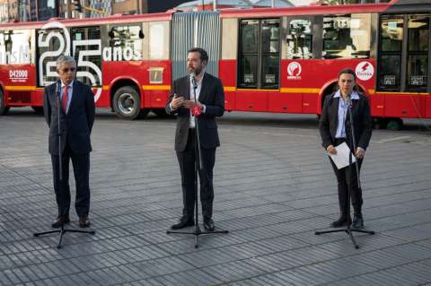 Histórico acuerdo para financiar Metro y buses eléctricos de TransMilenio