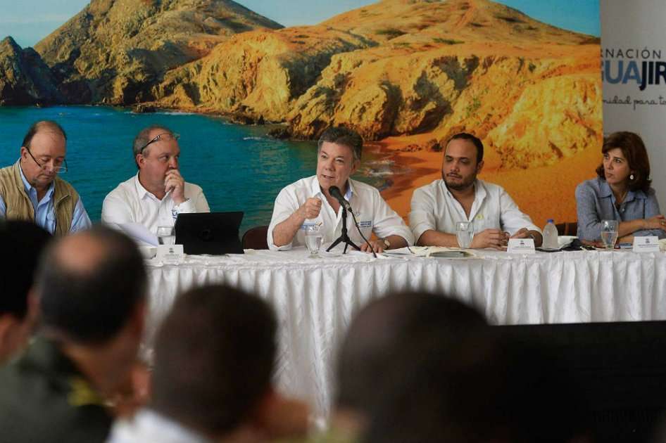 El presidente Juan Manuel Santos y parte de su equipo de gobierno durante la reunión de seguimiento a la situación de La Guajira. / SIG Presidencia
