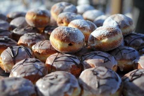 Receta: prepara unas sabrosas donas cubiertas de chocolate
