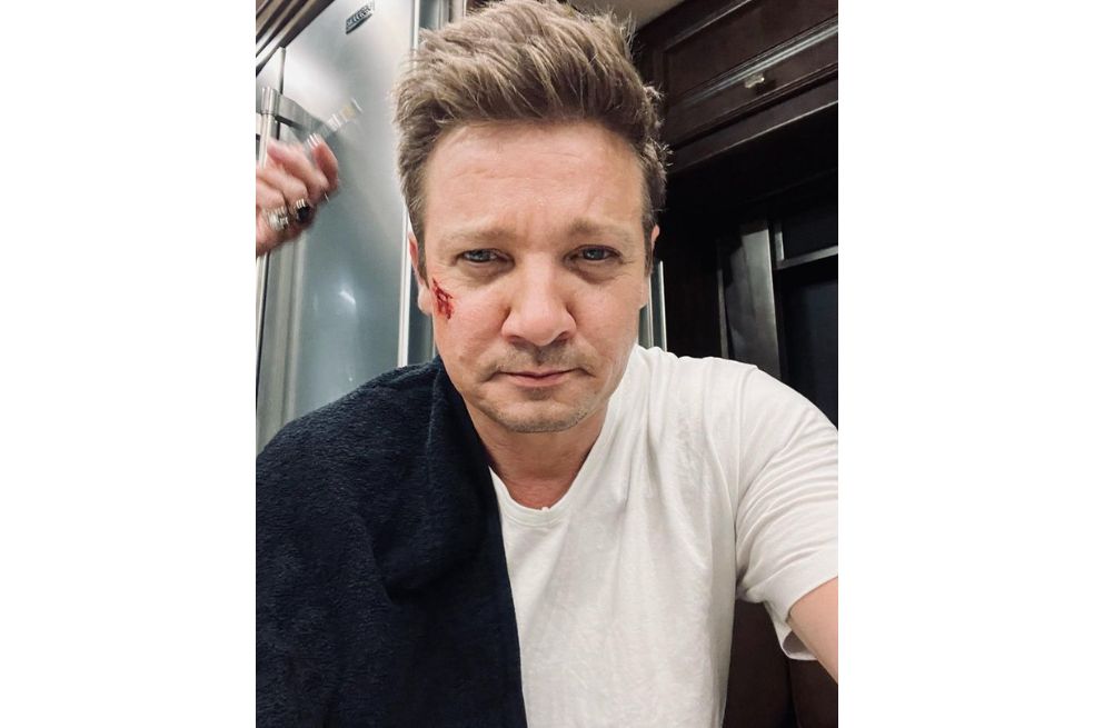 El representante de Jeremy Renner, actor de ‘Avengers’, confirmó que la estrella se encuentra en estado crítico por accidente relacionado con el clima.