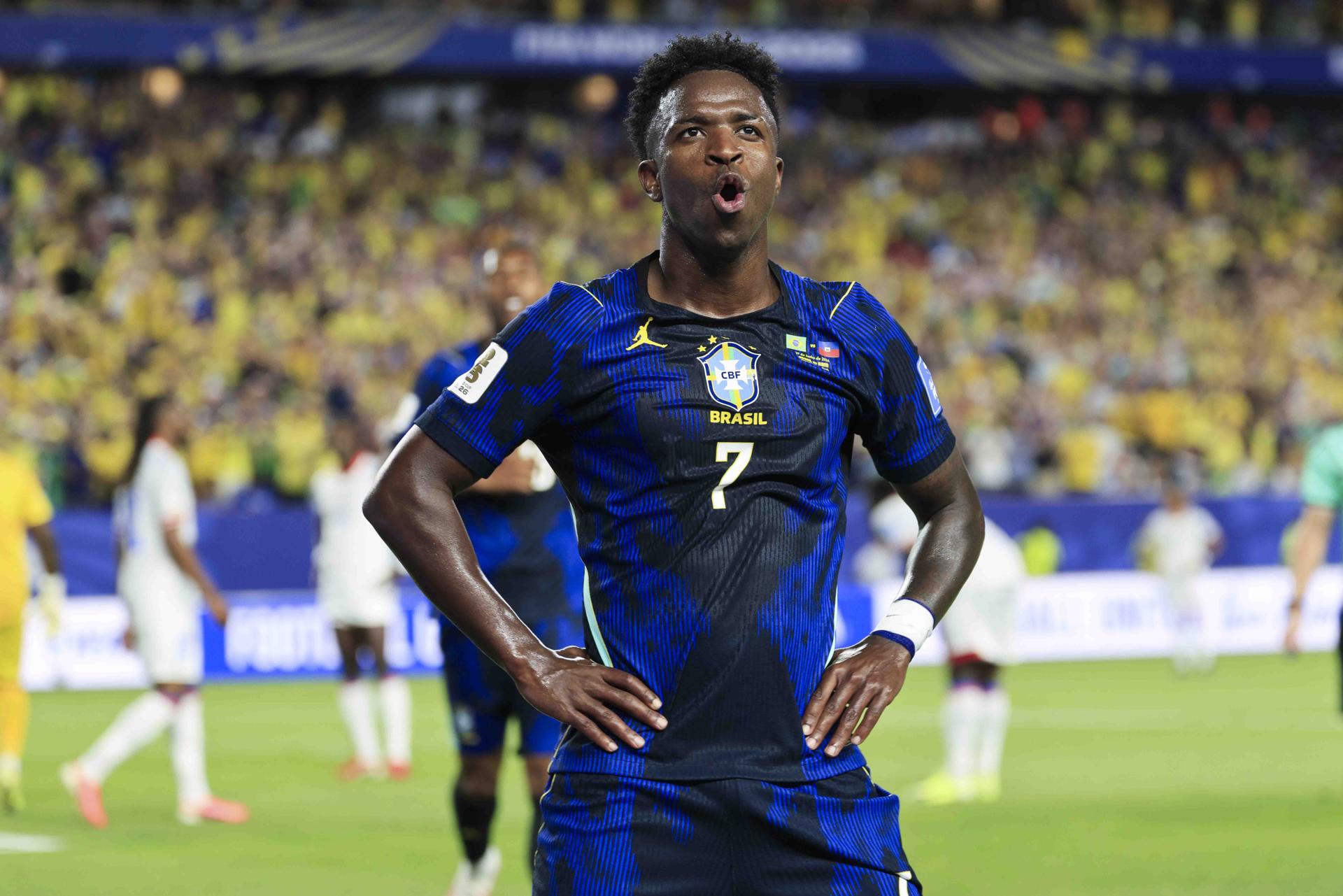 PHILADELPHIA (United States), 19/06/2026.- Brazil forward Vinicius Junior celebrates scoring a goal with teammates during the FIFA World Cup 2026 group stage match between Haiti and Brazil, Philadelphia, USA, 19 June 2026. (Brasil, Filadelfia) EFE/EPA/SHAWN THEW
