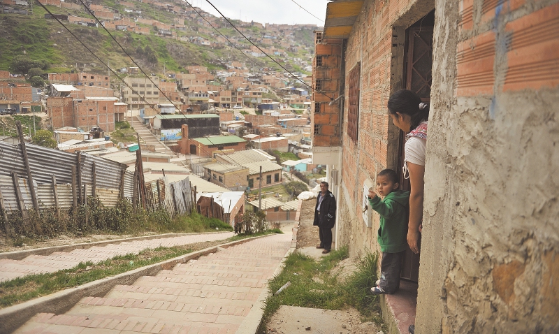 El programa dura una hora y se puede sintonizar desde Radio Rumbo, en la frecuencia107.4 FM, en los barrios del sur de Bogotá y el municipio de Soacha.