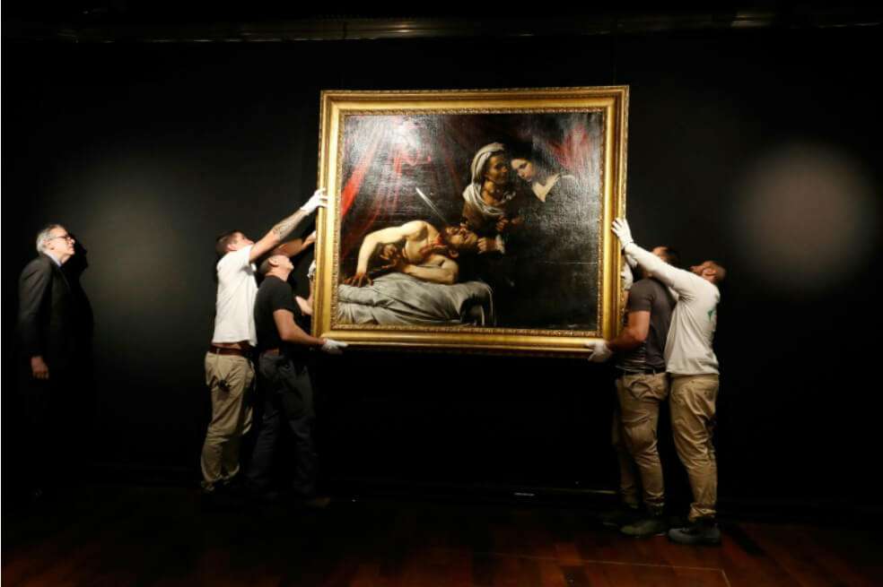 El "Judith y Holofernes" de Caravaggio se expone en la casa de subastas Marc Labarbe hasta su venta allí el próximo 27 de junio. / AFP / François Guillot