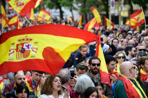 España: no paran las protestas contra la amnistía a los independentistas catalanes