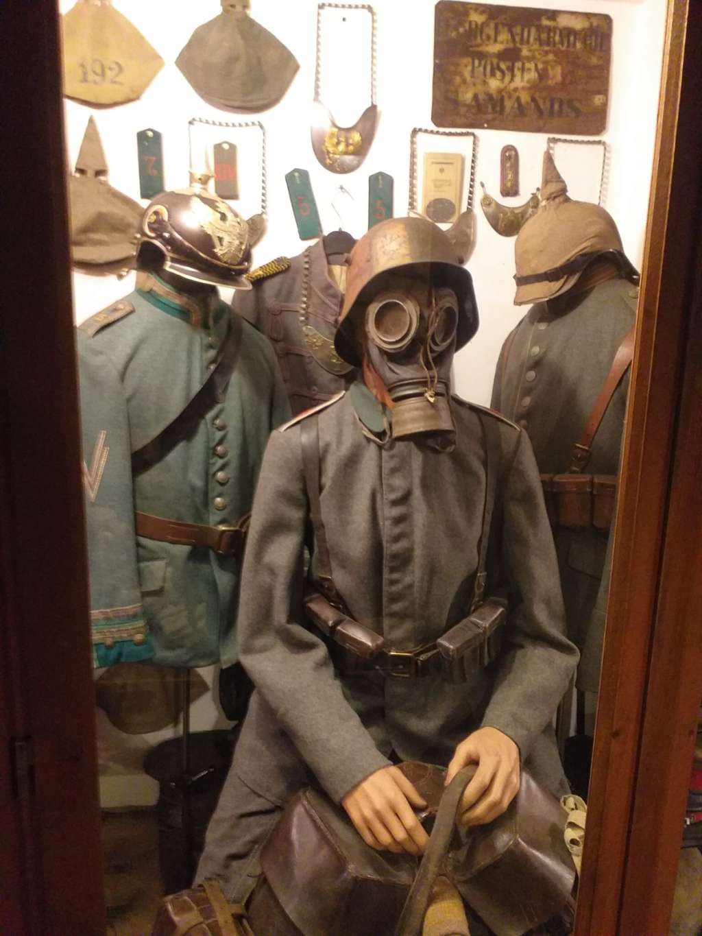 Máscara antigás estándar de las tropas de asalto alemanas hacia 1917 (musée militaire de la targette)