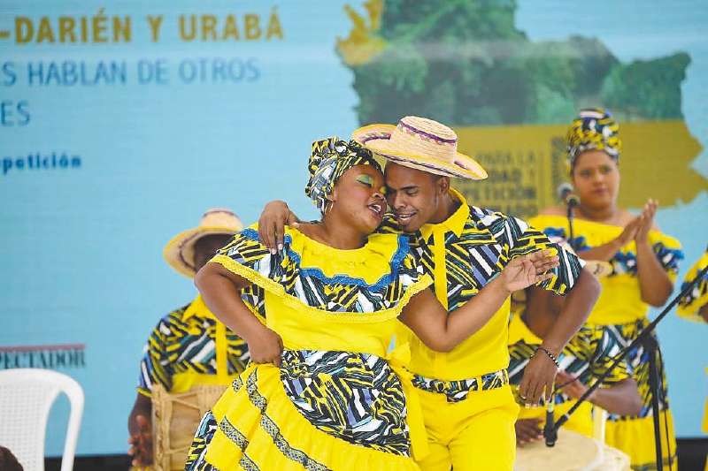 Intervención artística, propia de la región en el encuentro de Bajo Atrato - Darién y Urabá. / Archivo EE