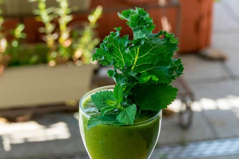 Licuado de avena con espinaca para empezar el día