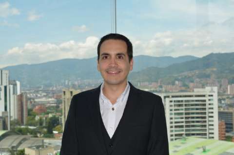 Santiago Londoño, entre el comercio y el proveedor