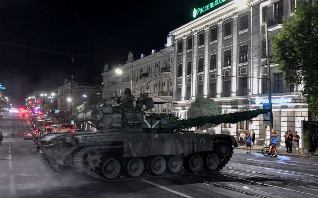 Rostov-on-don (United States), 24/06/2023.- Private military company (PMC) Wagner Group servicemen prepare to leave downtown Rostov-on-Don, southern Russia, 24 June 2023. Security and armoured vehicles were deployed after the Chief of the private military company (PMC) Wagner Group said in a video that his troops had occupied the building of the headquarters of the Southern Military District, demanding a meeting with Russia's defense chiefs. The President of Belarus held talks with the head of the Wagner group, as a result of which he accepted a proposal to stop the movement of the group's fighters across Russia, the press service of the President of Belarus reported. The Chief of Wagner Group has said that columns of his group will return to field camps. (Bielorrusia, Rusia) EFE/EPA/ARKADY BUDNITSKY