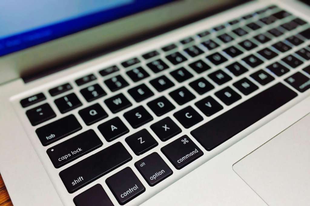 Cómo limpiar el teclado de un computador portátil