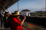 ¿Quiénes manejan los puertos que son cercanos al Canal de Panamá?