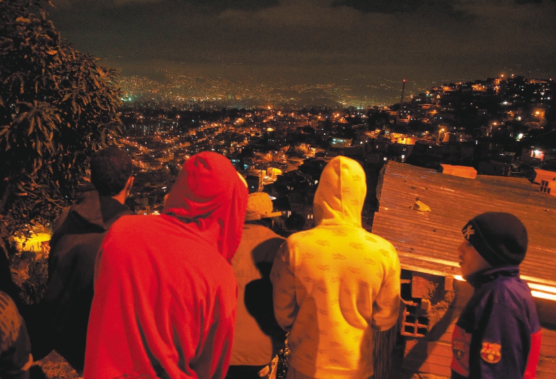 (((ACOMPA—A CRONICA COLOMBIA - PANDILLAS)))