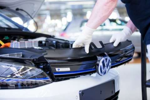 Mercedes y Volkswagen llaman a revisión un millón de coches en China