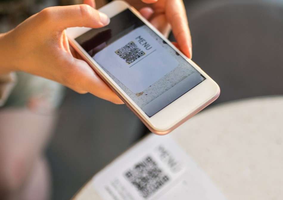 Los códigos QR son ampliamente utilizados para acceder rápidamente a sitios web, descargar aplicaciones, entre otros servicios. Sin embargo, los delincuentes han encontrado una manera de explotarlos para sus propios fines.