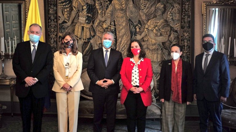 La delegación de la CIDH, liderada por su presidenta, se reunió con el presidente de la República, Iván Duque, quien dio la bienvenida a la visita de trabajo.