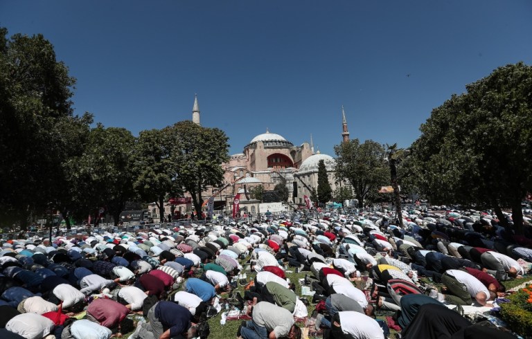 Así fue la primera plegaria musulmana hoy en Santa Sofía, reconvertida en mezquita
