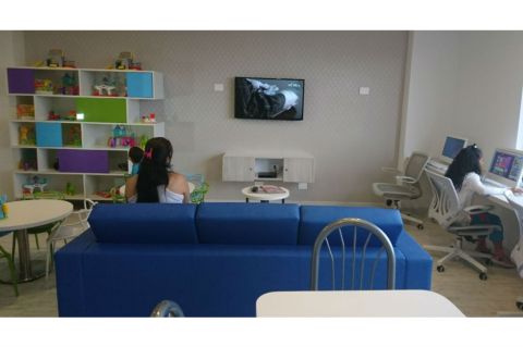 Por una espera más amigable: hospital en Bogotá tendrá salas con internet y zona de juegos