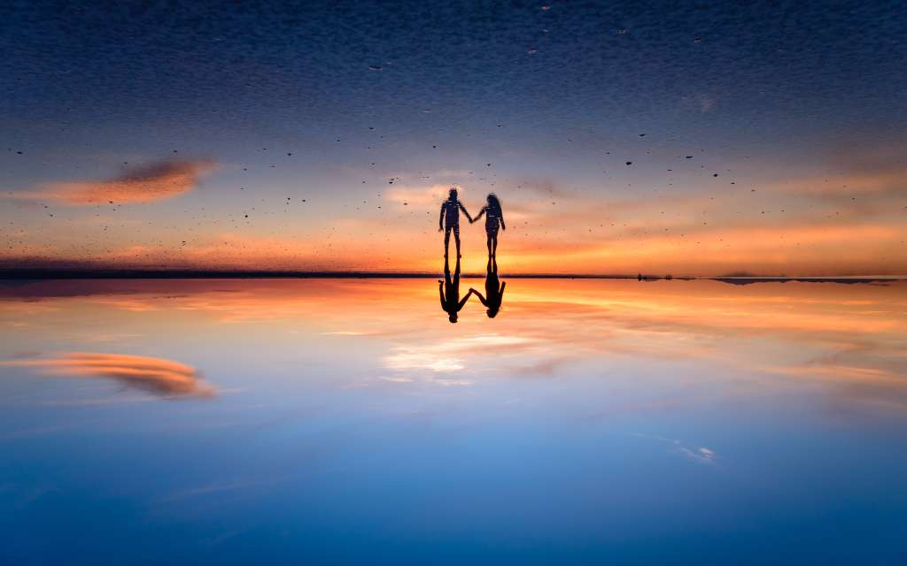 Turismo para dos, romántico, beso