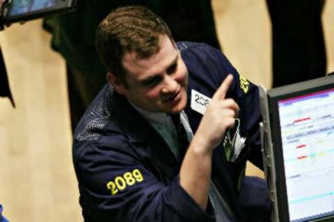 Wall Street cierra con ganancias y nuevos récords del Dow Jones y el S&P 500