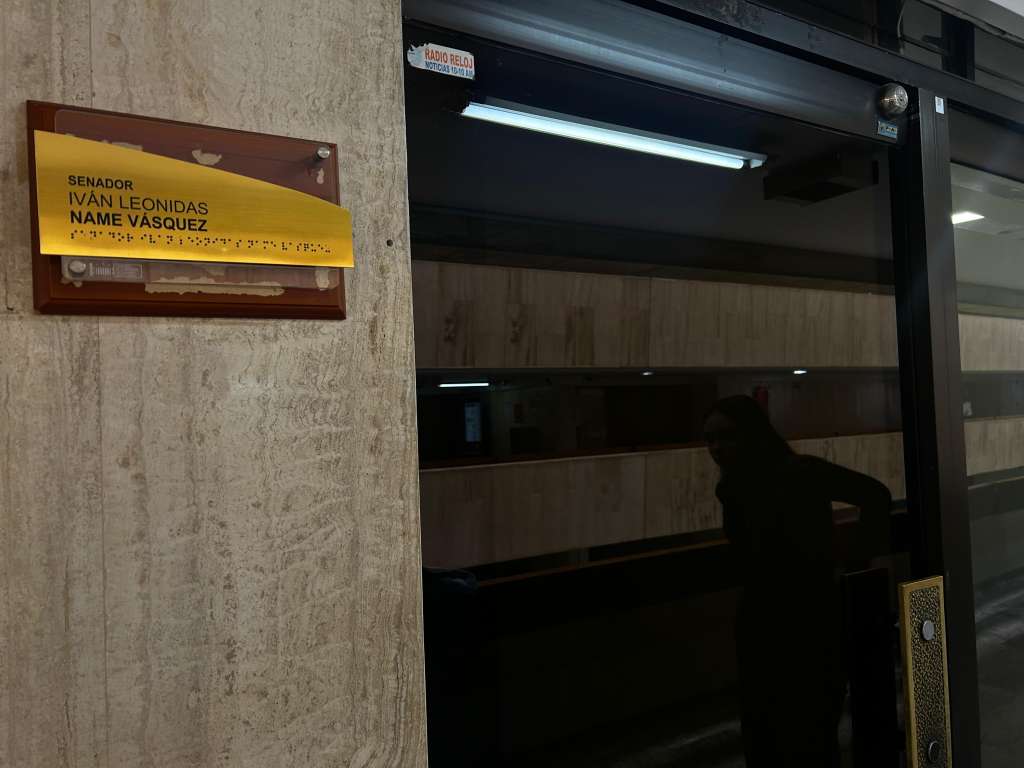 Oficina de Iván Name, expresidente del Senado, cerrada tras la decisión de la Corte.