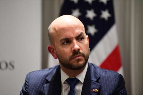 Exasesor de Biden de origen colombiano tendría conflicto de intereses al hablar de Venezuela