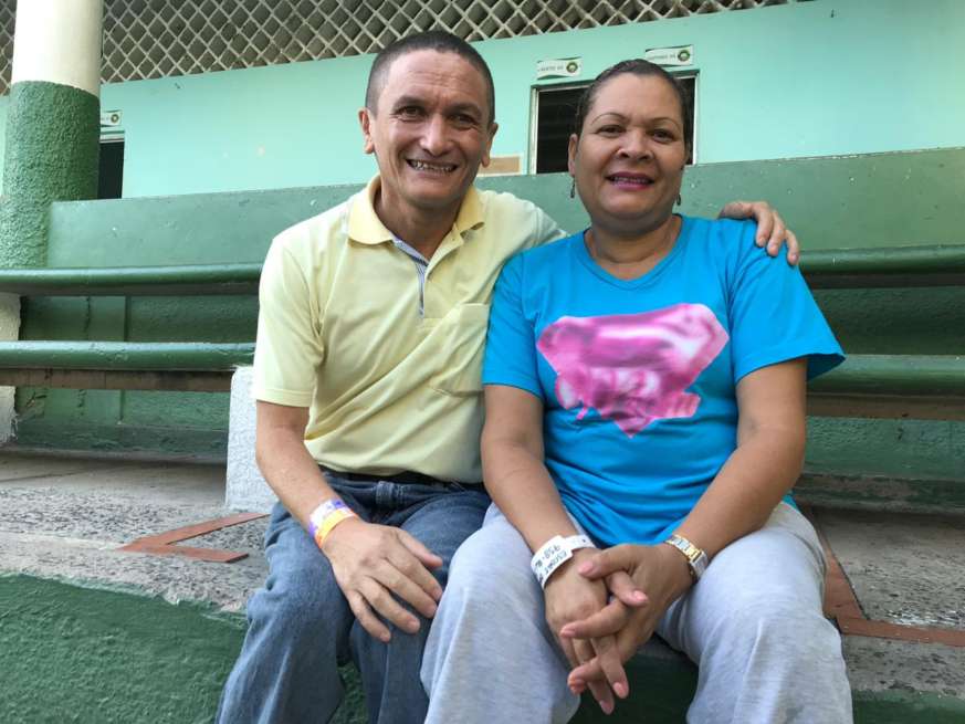 Óscar perdió la visión de su ojo izquierdo en un accidente de tránsito y por su ojo derecho ve muy poco. Él fue uno de los que ha sido atendido en el buque hospital en Riohacha.  / Embajada de Estados Unidos