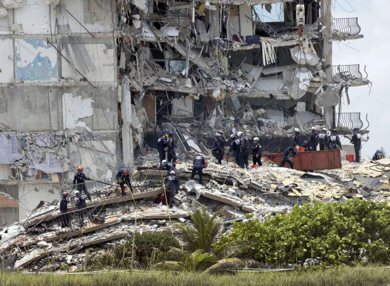Se eleva a diez el número de muertos por derrumbe de edificio en Miami