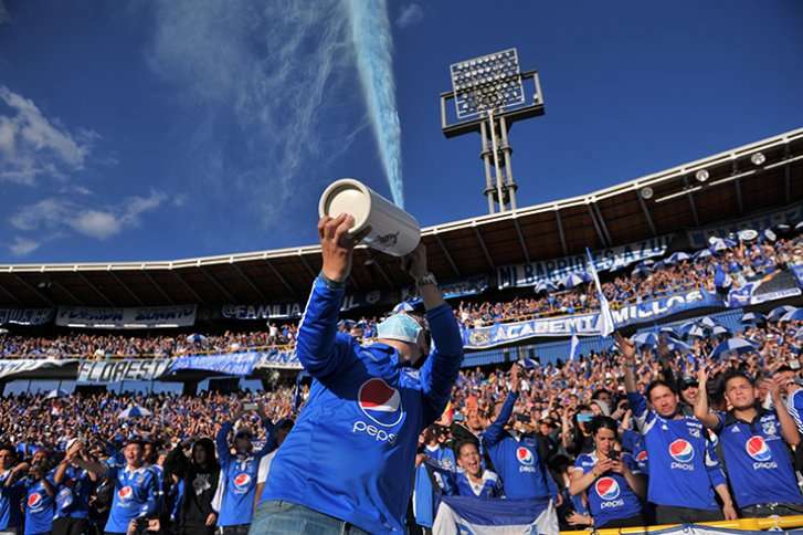 La hinchada de Millonarios, sancionada por el Distrito. Foto: Andres Torres.