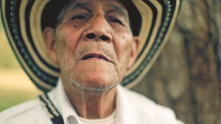 Un auténtico gaitero de 90 años