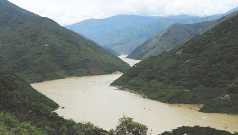 Encuentran cuerpos de dos menores que naufragaron en el río Cauca