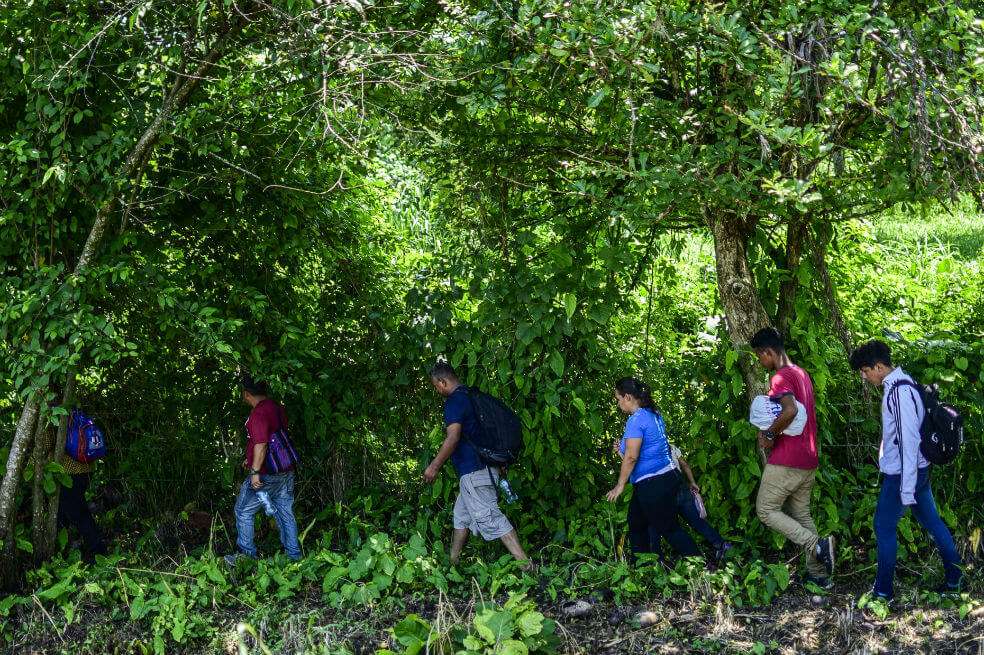 Pese a las medidas de presión de los gobiernos de Estados Unidos y de México, analistas aseguran que la migración no va a parar. / AFP