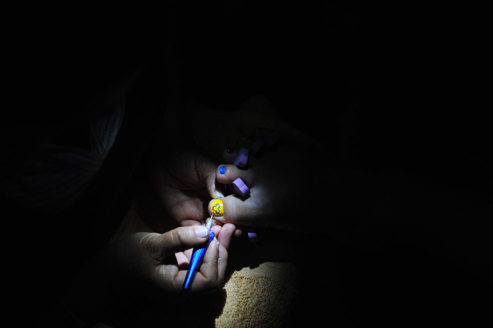A pesar de las restricciones en los servicios públicos en la población de Guayabal, Caquetá, el amor por la selección Colombia literalmete se vive de pies a cabeza./ Fotos: Nelson Sierra