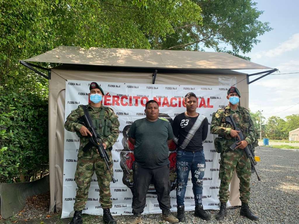 Alias 'Breiner' y alias 'La Puerca' hacían parte del circulo más cercano de Leider Johani Noscue, líder de las disidencias de las Farc en esa zona y más conocido como 'Mayimbú'. / Ejército Nacional