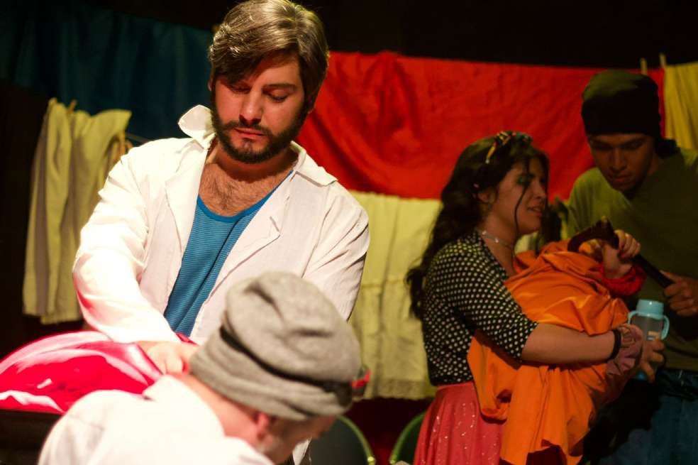 El Teatro Barraca presenta la nueva producción de Daniel Galeano, piojo verde, desde el 29 de abril.